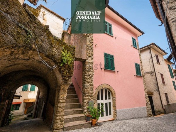 appartamento in vendita a Follo in zona Bastremoli