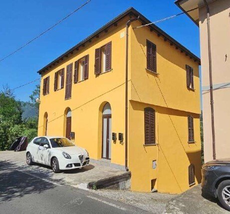 casa indipendente in vendita a Follo in zona Piana Battolla