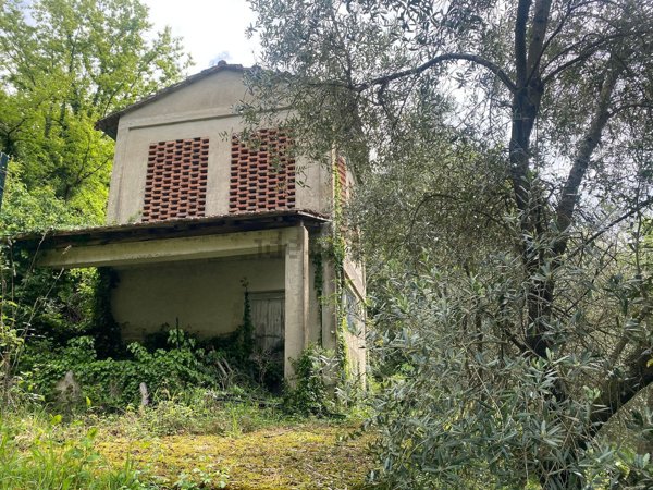 quadrivano in vendita a Follo in zona Tivegna