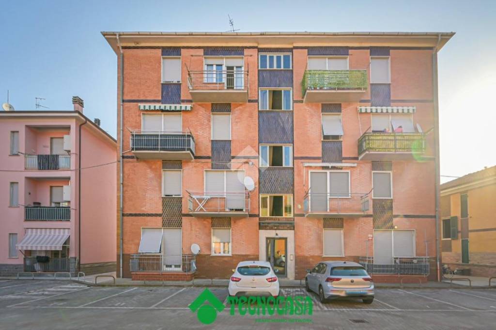 appartamento in vendita a Follo in zona Piano di Follo