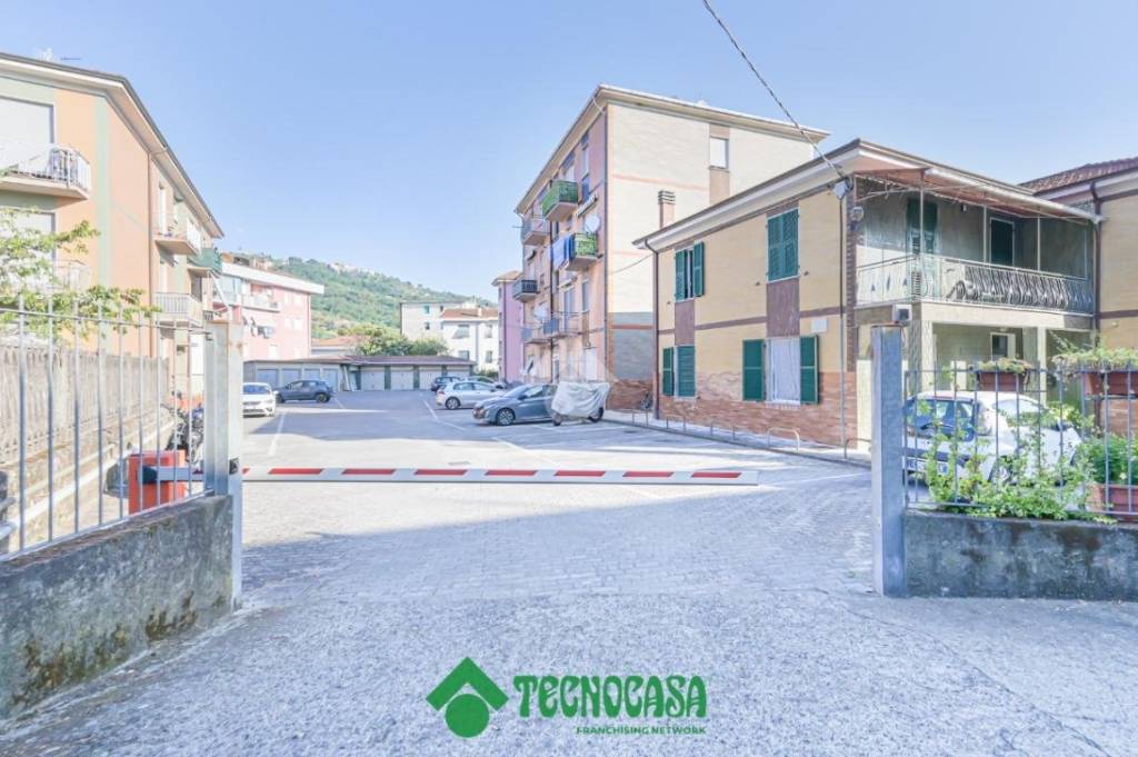 appartamento in vendita a Follo in zona Piano di Follo