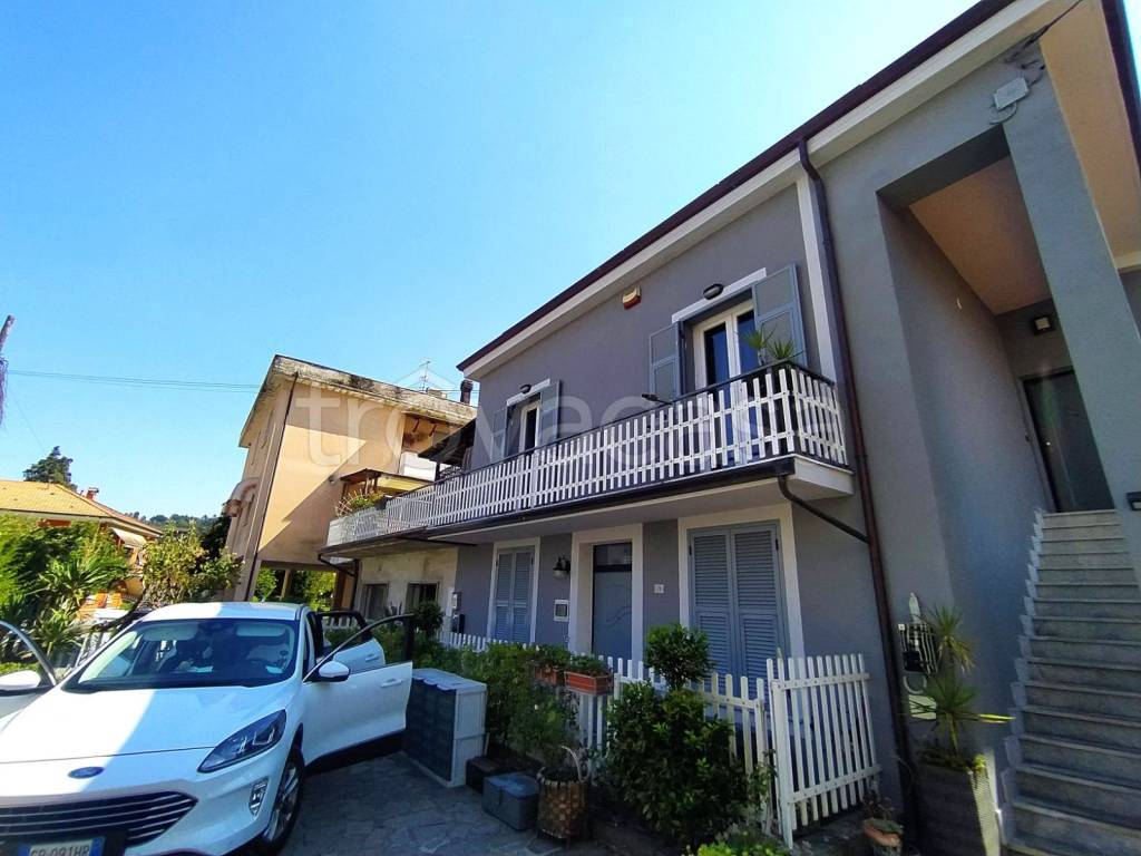 casa indipendente in vendita a Follo in zona Piano di Follo