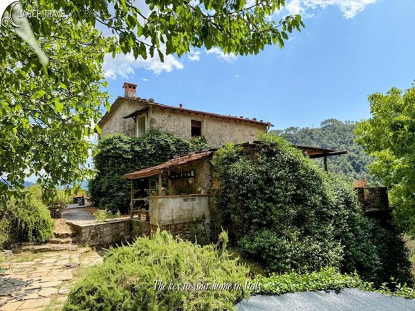 casa indipendente in vendita a Follo in zona Tivegna