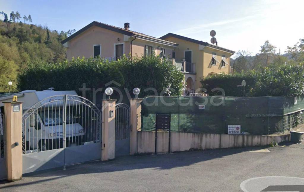 appartamento in vendita a Follo in zona Piano di Follo