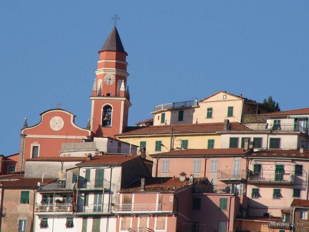 appartamento in vendita a Follo in zona Tivegna