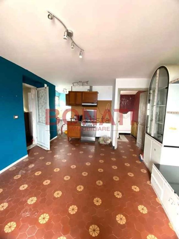 casa indipendente in vendita a Follo