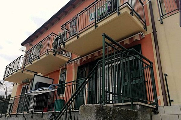 appartamento in vendita a Follo in zona Valdurasca