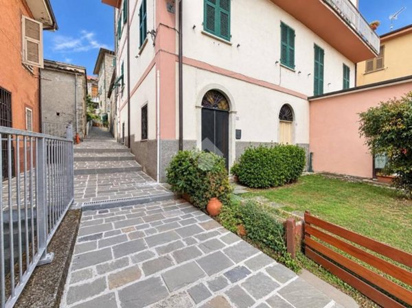 appartamento in vendita a Follo in zona Piana Battolla