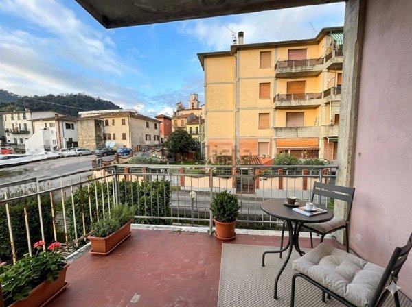 appartamento in vendita a Follo in zona Piana Battolla