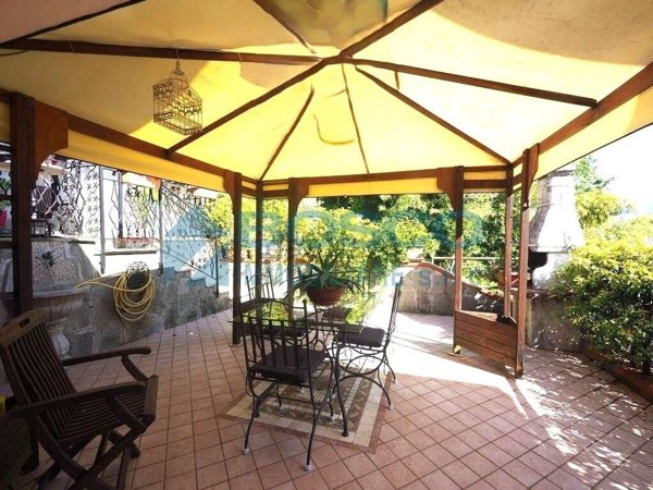 appartamento in vendita a Follo