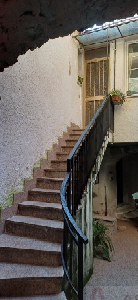 appartamento in vendita a Follo in zona Follo Alto