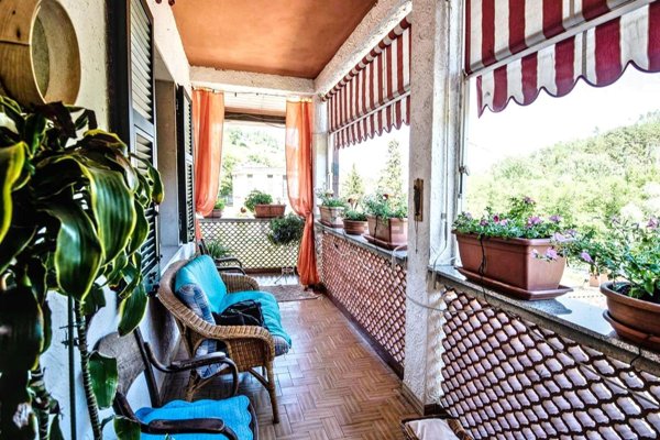 appartamento in vendita a Follo in zona Valdurasca