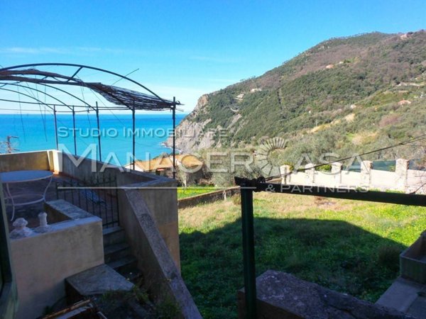 appartamento in vendita a Framura in zona Ravecca