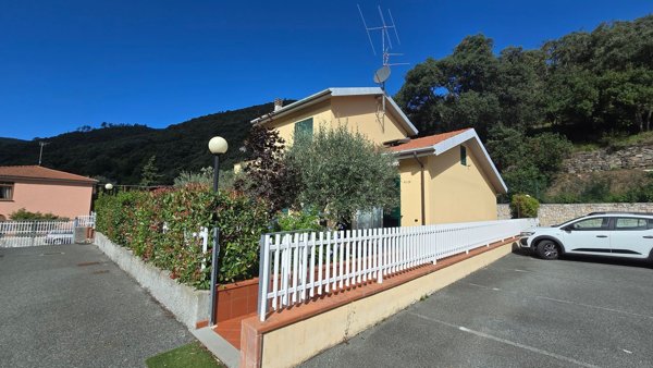 casa indipendente in vendita a Framura