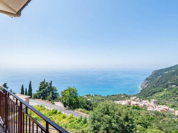 appartamento in vendita a Framura in zona Costa