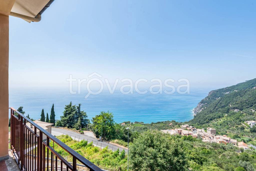 appartamento in vendita a Framura in zona Costa