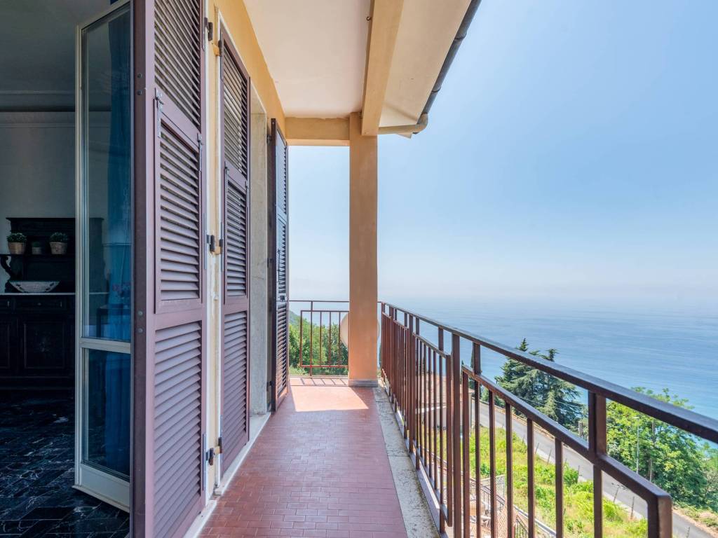 appartamento in vendita a Framura in zona Costa