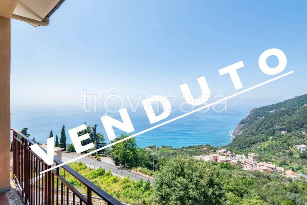 appartamento in vendita a Framura in zona Costa