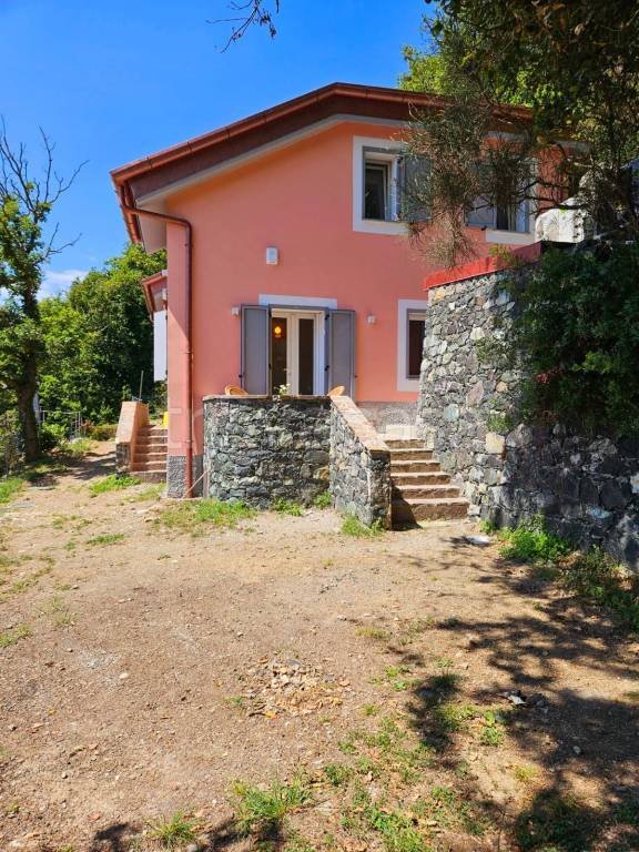 casa indipendente in vendita a Framura in zona Costa