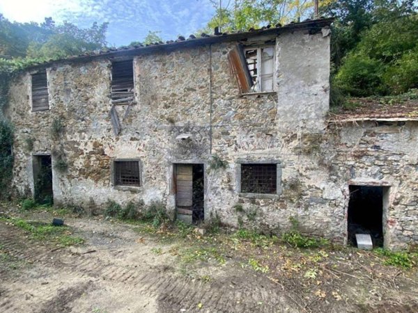 casa indipendente in vendita a La Spezia in zona Valdellora