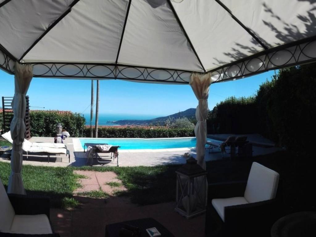 casa indipendente in vendita a La Spezia in zona Chiappa