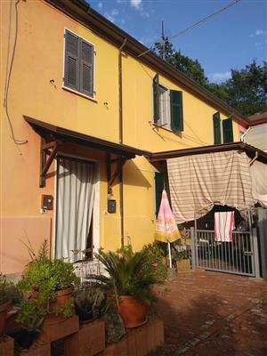 casa indipendente in vendita a La Spezia