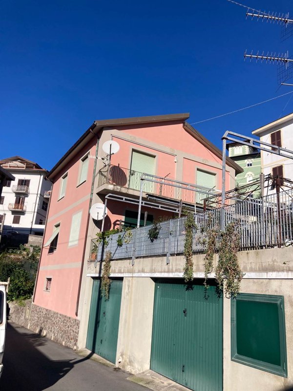 appartamento in vendita a La Spezia in zona Valdellora