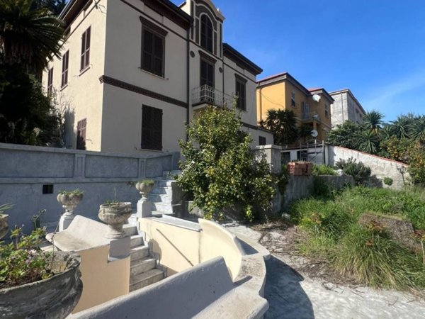 casa indipendente in vendita a La Spezia in zona Fossamastra
