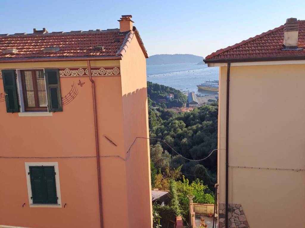 appartamento in vendita a La Spezia in zona Pitelli