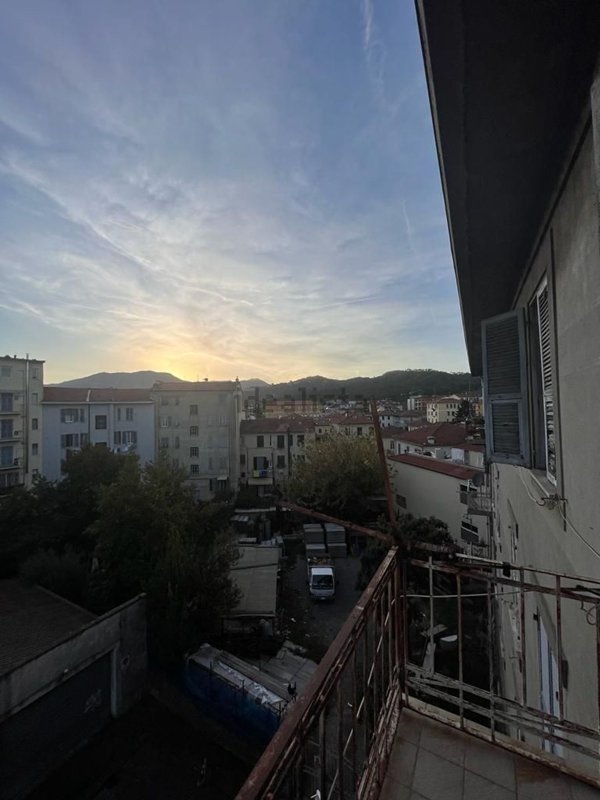 appartamento in vendita a La Spezia in zona Canaletto / Buonviaggio / Migliarina