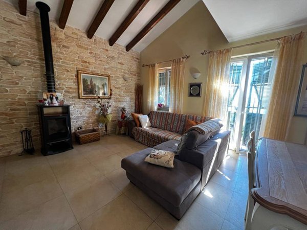 casa indipendente in vendita a La Spezia in zona Chiappa