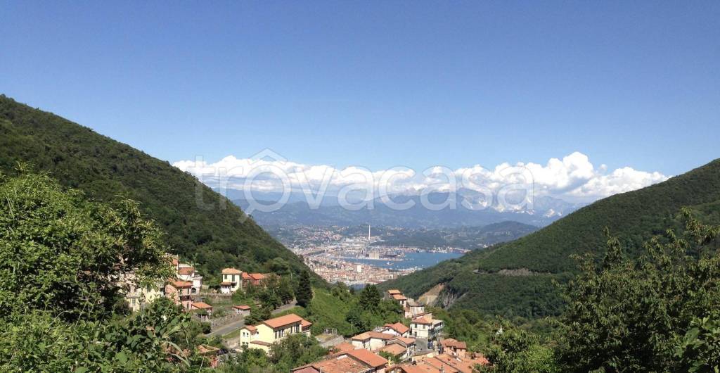 casa indipendente in vendita a La Spezia in zona Biassa