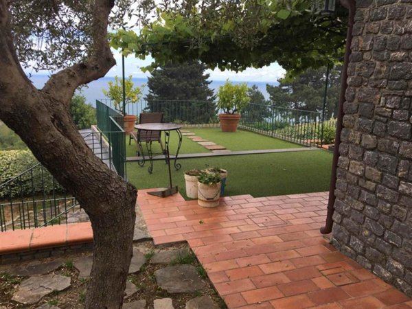 casa indipendente in vendita a La Spezia
