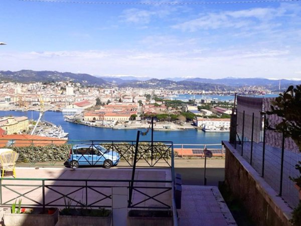 appartamento in vendita a La Spezia in zona Marola