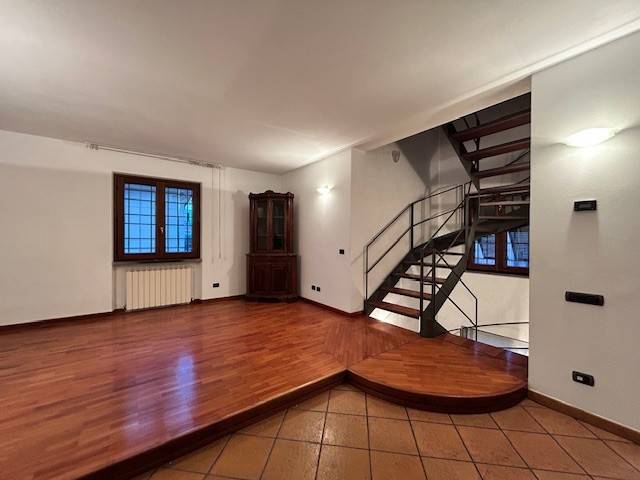casa indipendente in vendita a La Spezia in zona Montepertico