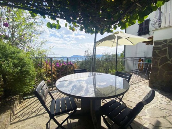 casa indipendente in vendita a La Spezia in zona San Venerio