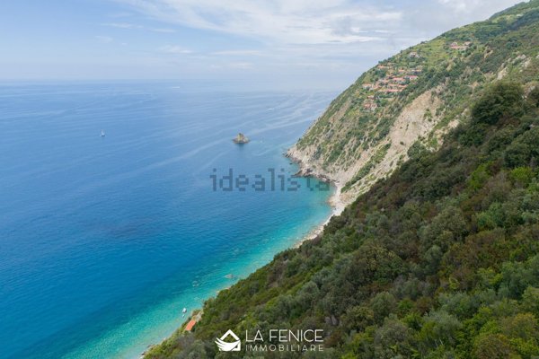 appartamento in vendita a La Spezia in zona Campiglia