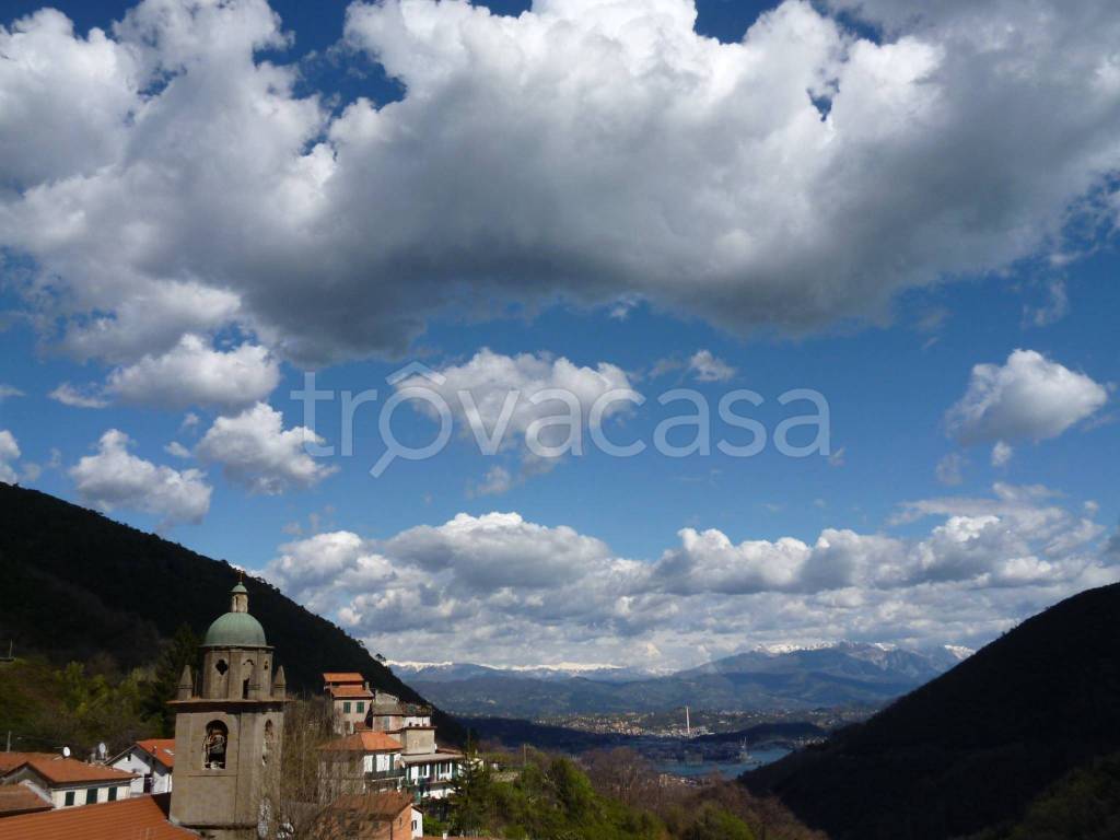 appartamento in vendita a La Spezia in zona Biassa