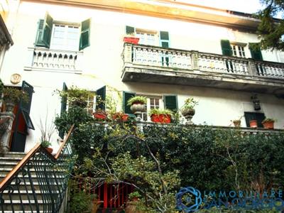 casa indipendente in vendita a La Spezia in zona Centro Storico