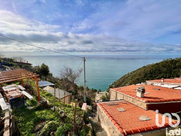 casa indipendente in vendita a La Spezia in zona Chiappa