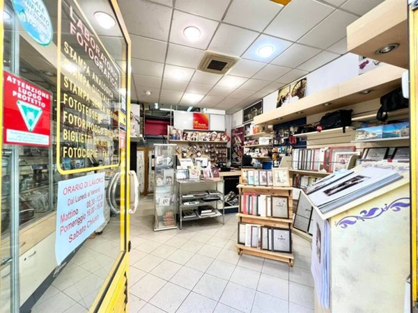 negozio in vendita a La Spezia in zona Valdellora