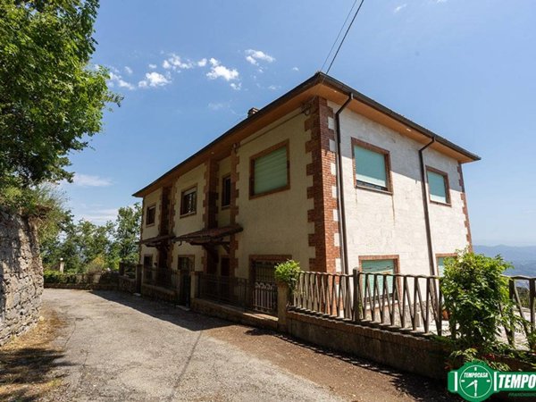 casa indipendente in vendita a La Spezia in zona Chiappa