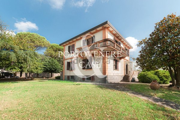 casa indipendente in vendita a La Spezia in zona Centro Storico