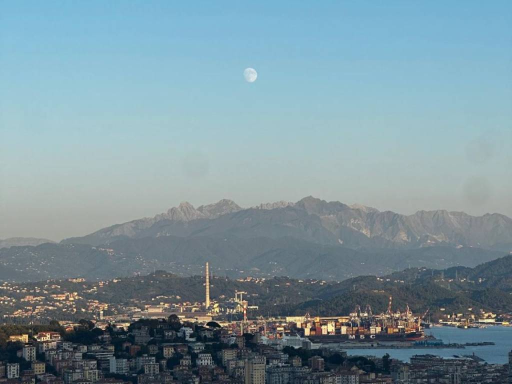 appartamento in vendita a La Spezia in zona Chiappa