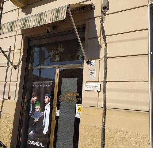 negozio in vendita a La Spezia in zona Chiappa