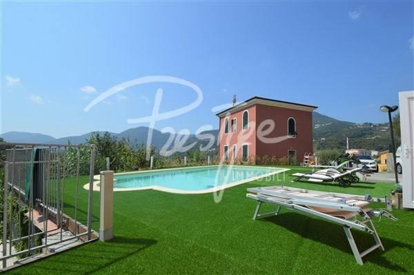 casa indipendente in vendita a La Spezia in zona Chiappa