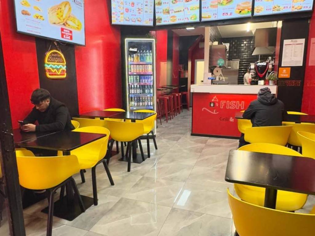 negozio in vendita a La Spezia in zona Chiappa