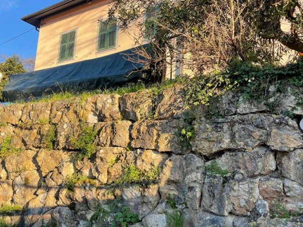 casa indipendente in vendita a La Spezia