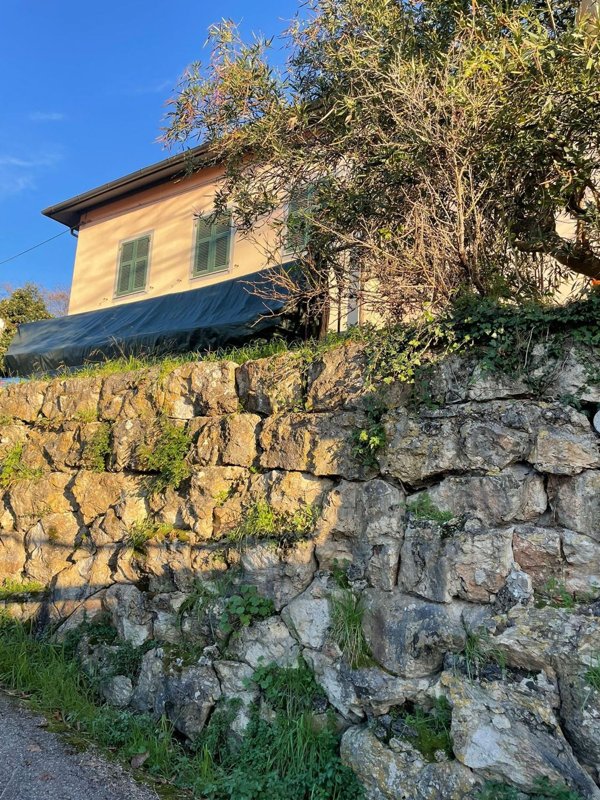 casa indipendente in vendita a La Spezia