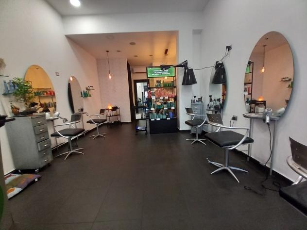 negozio in vendita a La Spezia in zona Canaletto / Buonviaggio / Migliarina
